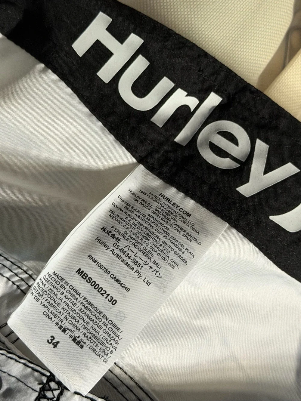 HURLEY One And Only BDST SSDE IN White Board Shorts Trunks Mens Size 34 NWT